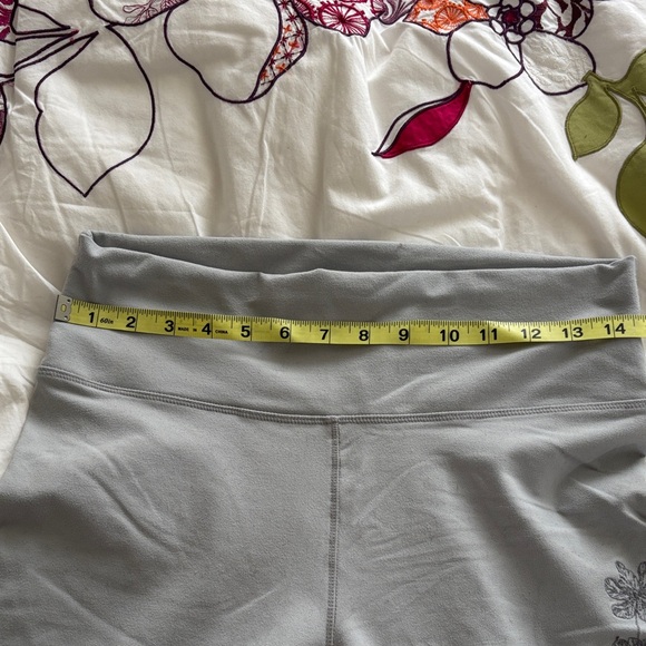 Tablets Gray Floral Women's Athletic Set - Picture 9 of 13